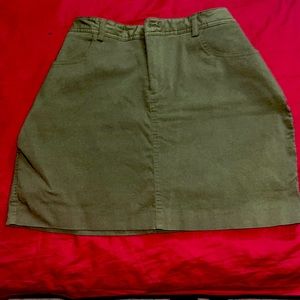 Stretchy green cargo skirt